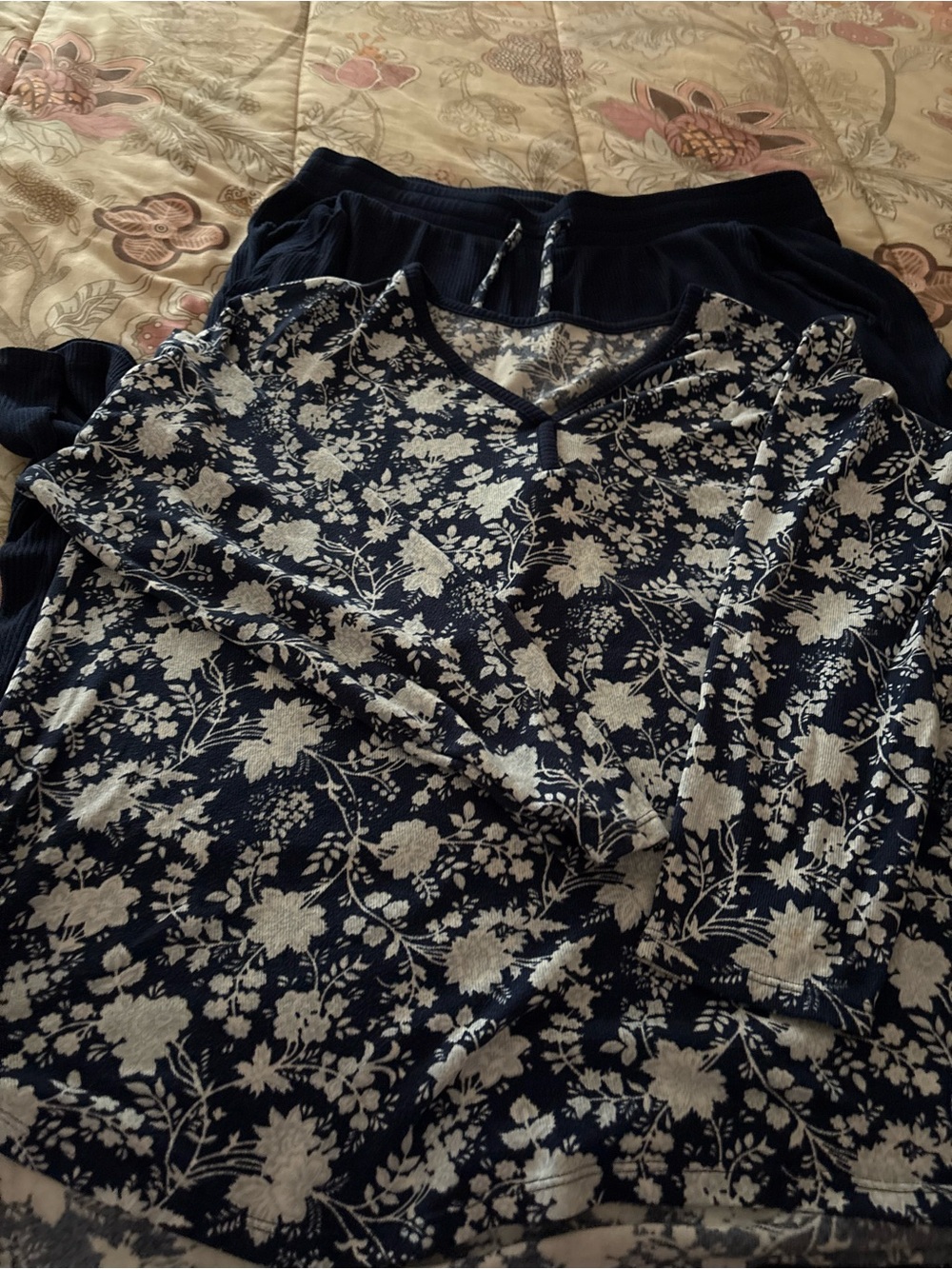 Lands' End Women’s Navy Drawstring Joggers with Floral Top Pajamas